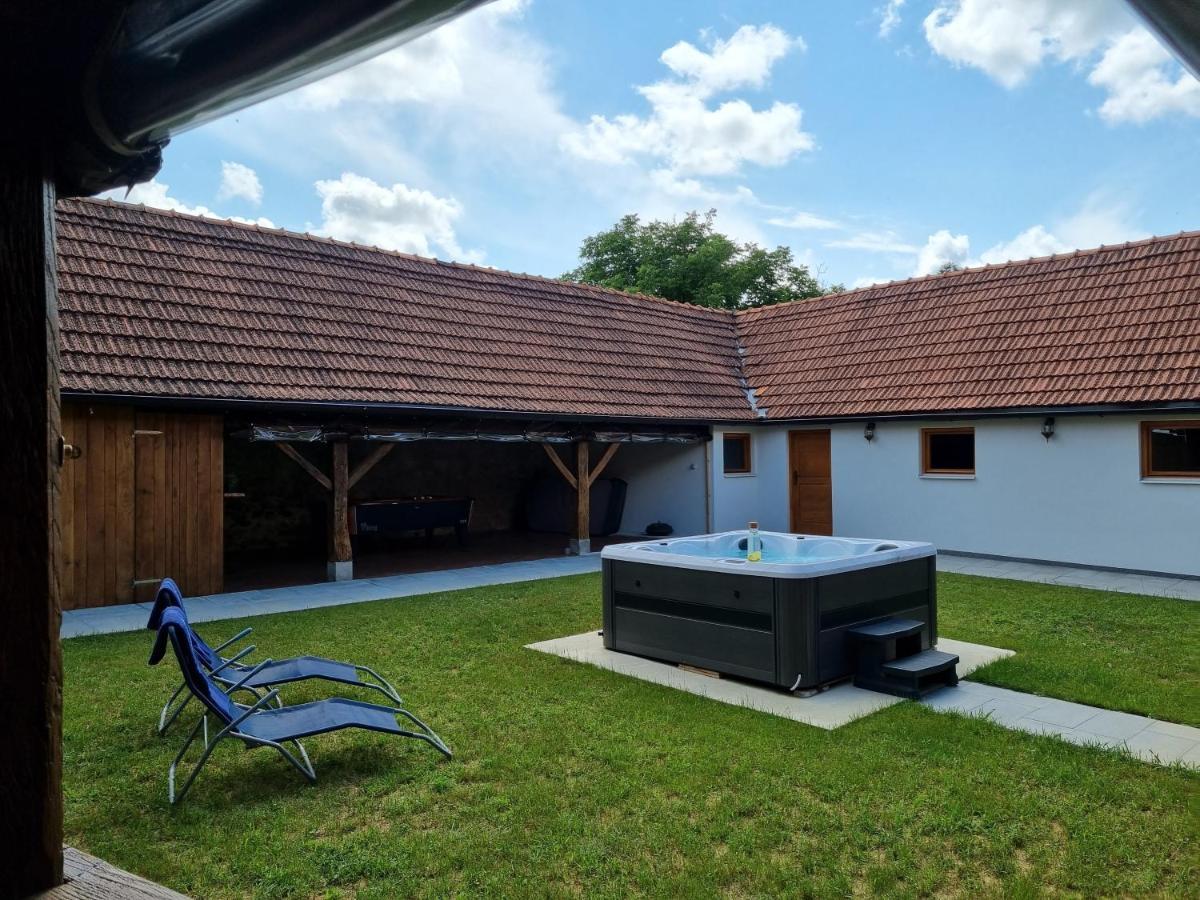 Ruralna Kuca Za Odmor Kablarovo Brdo Pension Krnjak Buitenkant foto